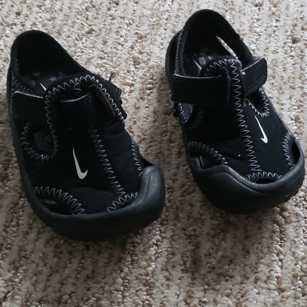 Toddler Nike Sandals/Water Shoes